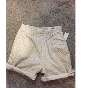Rainbow pastel stripe high-waisted short